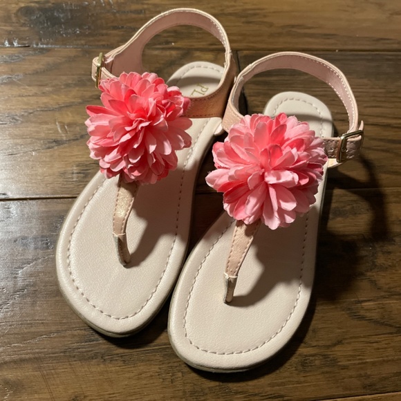 Kids pink flower 🌸 sandals size 13 - Picture 2 of 11